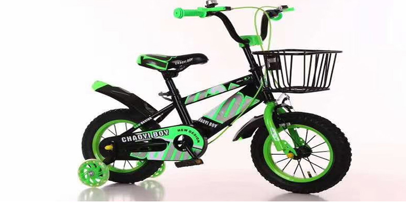 Trottinette, vélo, draisienne, laquelle est adaptée à vos enfants ?