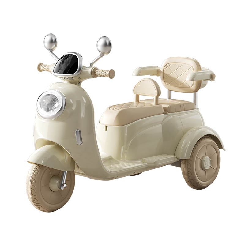Promenade en moto pour enfants en voiture pour les enfants